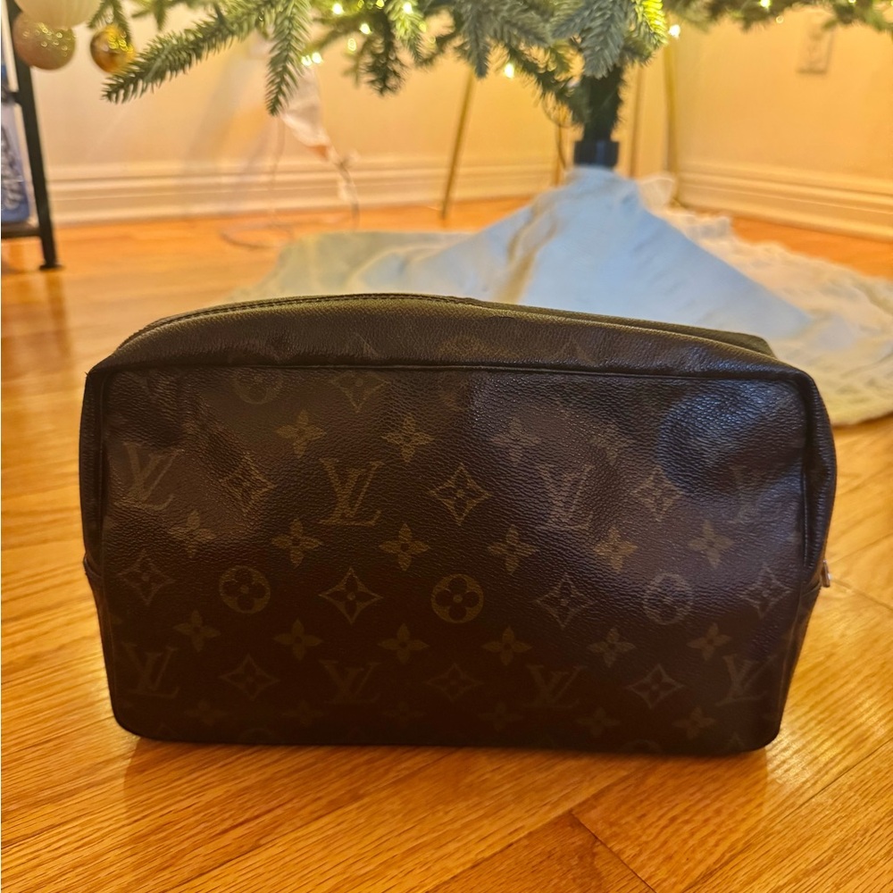 Vintage Louis Vuitton Trousse Toilette 28 Monogram Cosmetic Pouch